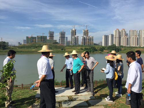 南寧市建寧水務(wù)投資集團有限責(zé)任公司集團董事長帶隊視察我公司邕江綜合整治和開發(fā)利用工程監(jiān)理工作